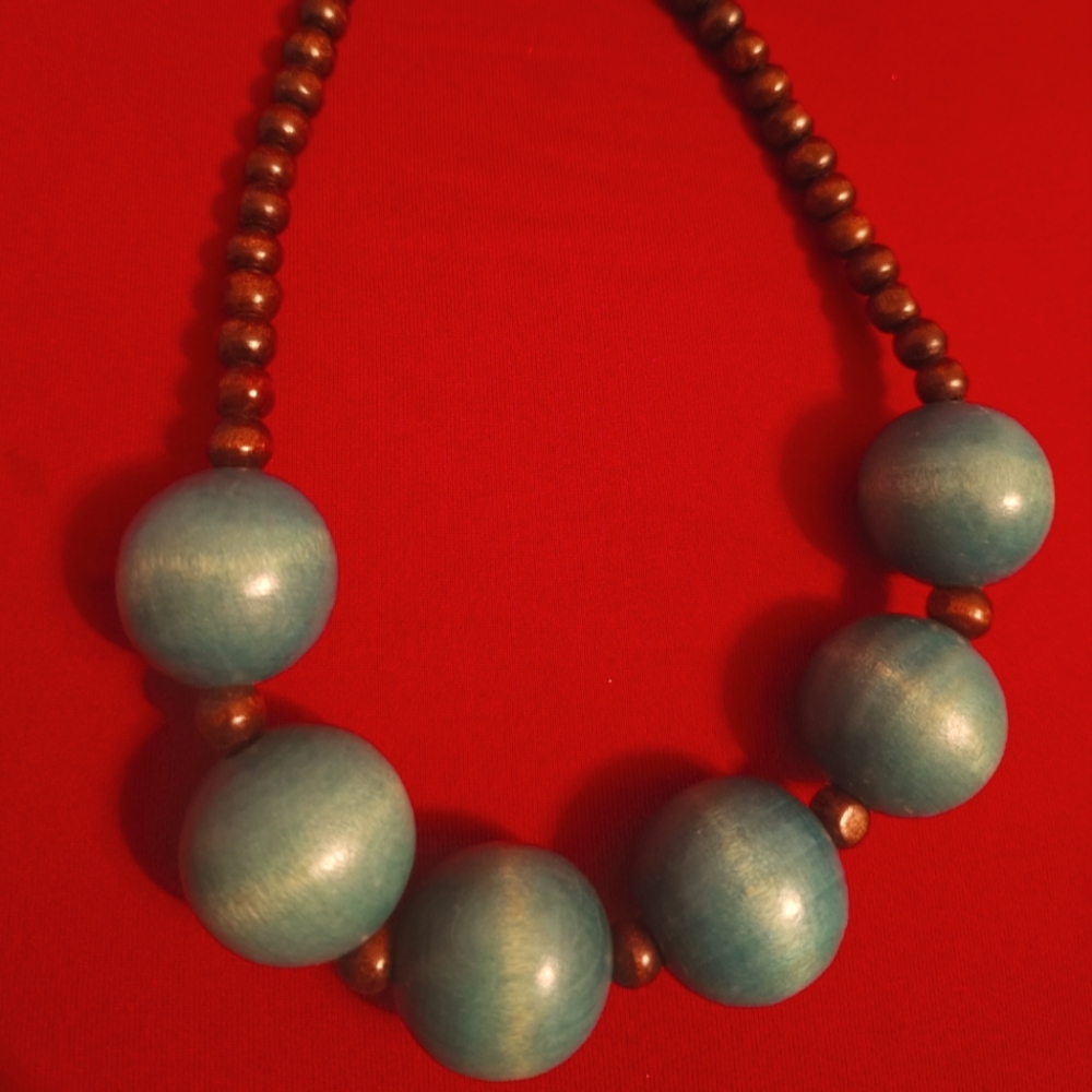 Necklace with wooden balls